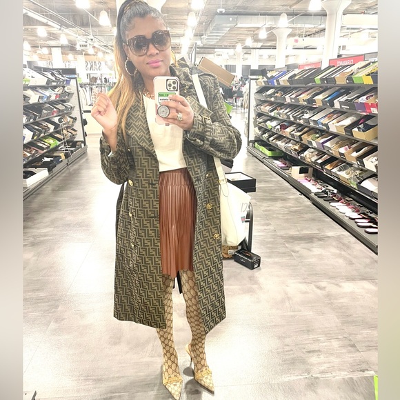 LIKE TO BE NOTIFIED FOR MY LIVE SHOW! - Picture 6 of 10